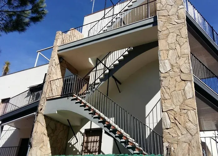 Apartamento Al Lado De La Playa Con Parking Y Jardin